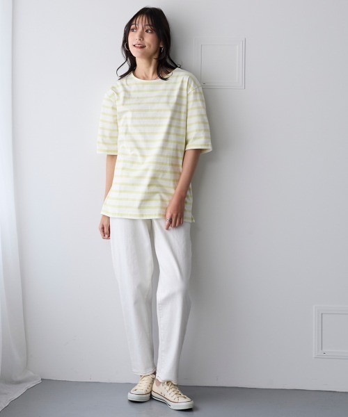 SMILE LAND(スマイルランド)の「大きいサイズ 綿100%素材のルーズシルエット5分袖ボーダーやわらかバスクTシャツ(Tシャツ/カットソー・レディース・ネイビー系/ベージュ系/ピンク系/ブルー系/イエロー系・L/LL/3L/4L/5L)」の21枚目の写真