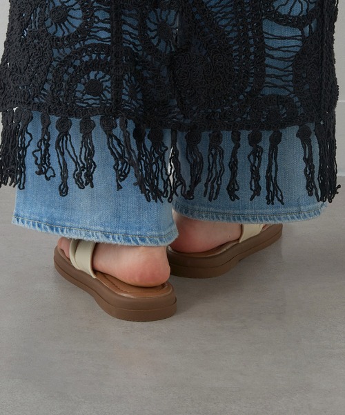 MAGASIN DE MODE Chou Chou(マガジンデモードシュシュ)の「【MAGASIN DE MODE Chou Chou】フラットサンダル KNF-TP※(サンダル・レディース・アイボリー/ブラック・39/38/37/36)」の5枚目の写真
