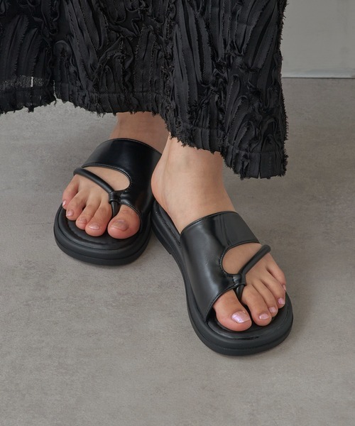 MAGASIN DE MODE Chou Chou(マガジンデモードシュシュ)の「【MAGASIN DE MODE Chou Chou】フラットサンダル KNF-TP※(サンダル・レディース・アイボリー/ブラック・39/38/37/36)」の3枚目の写真