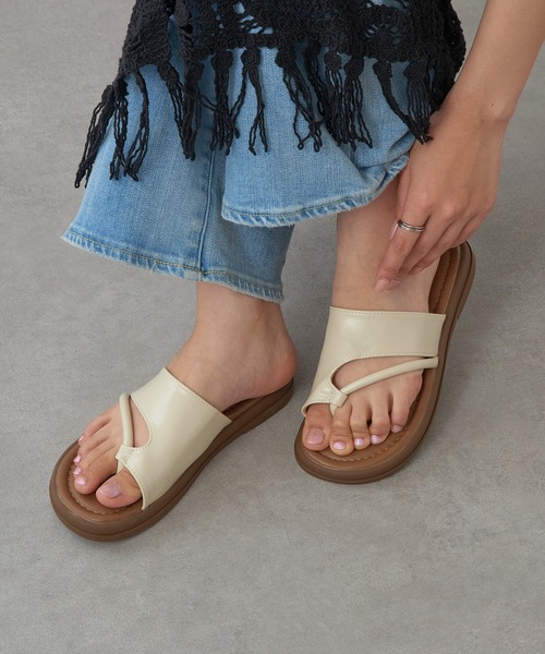 MAGASIN DE MODE Chou Chou(マガジンデモードシュシュ)の「【MAGASIN DE MODE Chou Chou】フラットサンダル KNF-TP※(サンダル・レディース・アイボリー/ブラック・39/38/37/36)」の7枚目の写真
