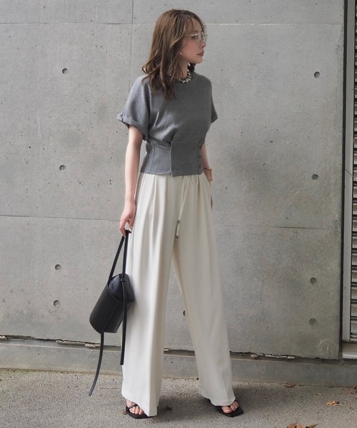 LAULEN（ローレン）の「waist button crew neck tee /ウエスト ボタン クルーネック Tシャツ（Tシャツ/カットソー・レディース・ホワイト/ブラック/グレー・FREE）」の6枚目の写真