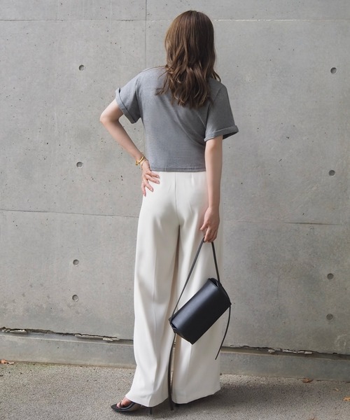 LAULEN（ローレン）の「waist button crew neck tee /ウエスト ボタン クルーネック Tシャツ（Tシャツ/カットソー・レディース・ホワイト/ブラック/グレー・FREE）」の5枚目の写真