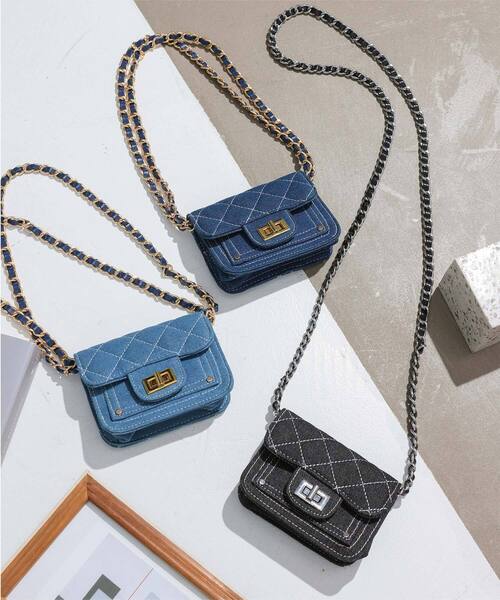 KOBE LETTUCE（コウベレタス）の「デニムチェーンショルダーバッグ（ショルダーバッグ・レディース・ブラック/ブルー/インディゴブルー・F）」の3枚目の写真