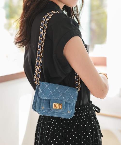 KOBE LETTUCE（コウベレタス）の「デニムチェーンショルダーバッグ（ショルダーバッグ・レディース・ブラック/ブルー/インディゴブルー・F）」の4枚目の写真