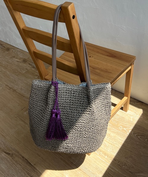 LBC（エルビーシー）の「タッセルペーパートート（トートバッグ・レディース・オレンジ/ベージュ/グレー・FREE）」の2枚目の写真