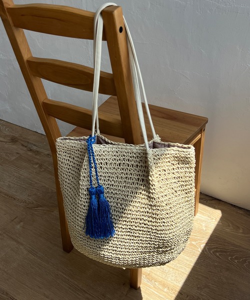 LBC（エルビーシー）の「タッセルペーパートート（トートバッグ・レディース・オレンジ/ベージュ/グレー・FREE）」の4枚目の写真