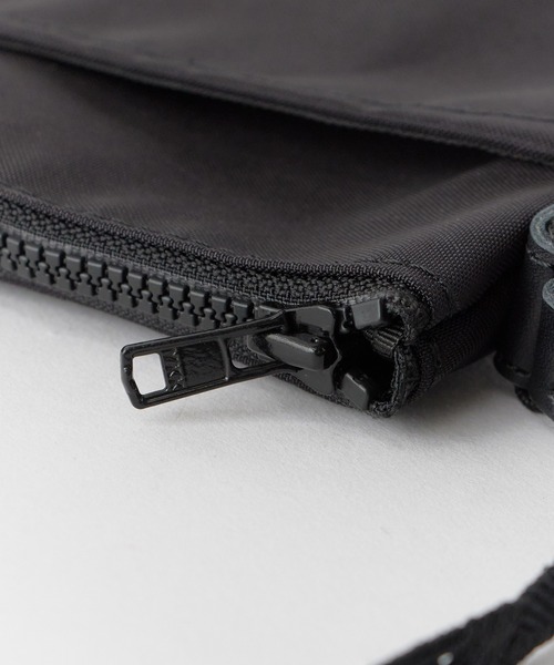 OJO DE MEX(オホデメックス)の「OJO DE MEX/オホデメックス Banda Zip Pouch ナイロンポーチバッグ サコッシュ メンズ 秋物 秋服 2026年秋冬(ショルダーバッグ・メンズ・ブラック/グレー/ダークオリーブ/ベージュ・FREE)」の5枚目の写真
