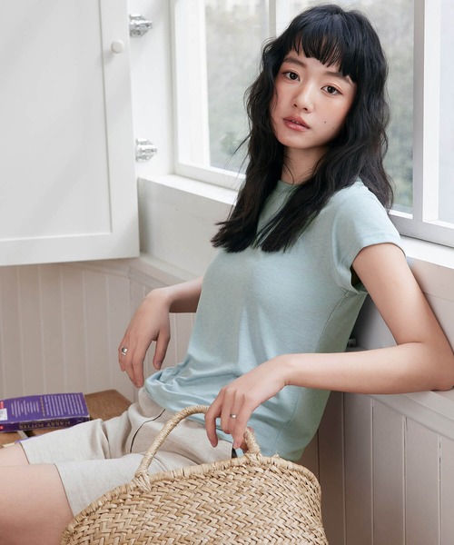 Cinderella(シンデレラ)の「Tシャツ レディース 半袖 三分袖 トップス カジュアル 春 夏 丸首 クルーネック 無地 シンプル 春 夏 かわいい 涼しい インナー 軽い 軽量 薄手 おしゃれ ブラック 黒 ブルー 青 クリーム ダークグレー 灰色 グレー ピンク 桃色(Tシャツ/カットソー・レディース・ブラック/グレー/クリーム/ブルー/ピンク/ダークグレー・MEDIUM/LARGE)」の9枚目の写真