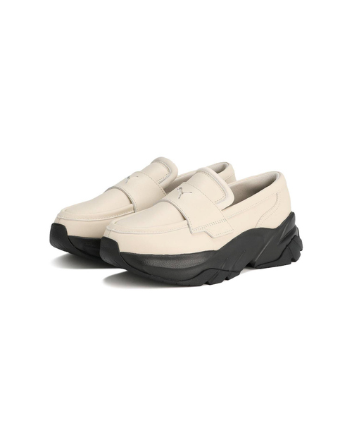 PUMA(プーマ)の「【PUMA/プーマ 】スニーカー/ローファー/厚底 /LOAFYR/397730【WEB限定】(ローファー・レディース・ブラック/ホワイト・23/24/25)」の1枚目の写真