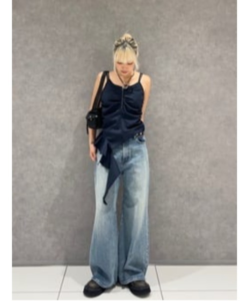 LAGUA GEM（ラグアジェム）の「FRONT ZIP ASYMMETRY キャミソール（キャミソール・レディース・アイボリー/ネイビー・FREE）」の8枚目の写真