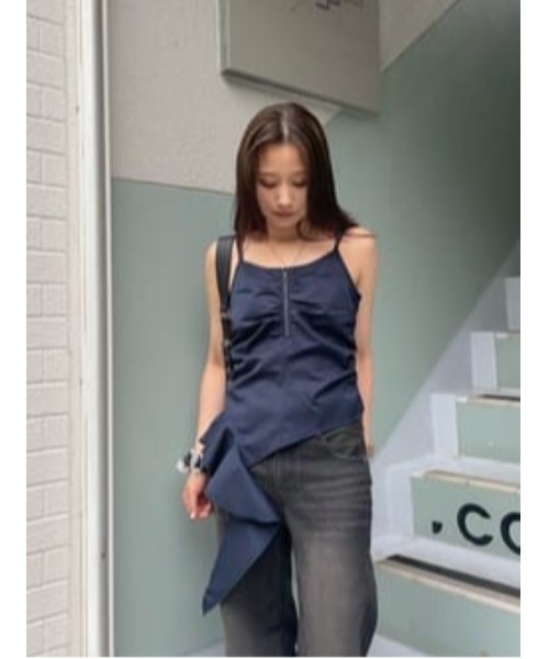 LAGUA GEM（ラグアジェム）の「FRONT ZIP ASYMMETRY キャミソール（キャミソール・レディース・アイボリー/ネイビー・FREE）」の10枚目の写真