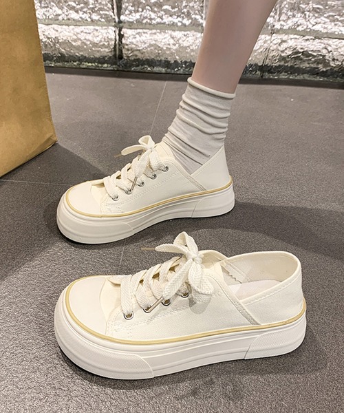 Lace Ladies（レースレディース）の「ラウンドトゥ 厚底 キャンバス レースアップ スニーカー（スニーカー・レディース・ブラック/アイボリー・22.5cm/23cm/23.5cm/24cm/24.5cm/25cm）」の2枚目の写真