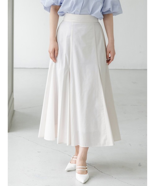 SNIDEL（スナイデル）の「ボリュームタフタスカート（スカート・レディース・サックスブルー/ブラック/ホワイト・1/0）」の14枚目の写真