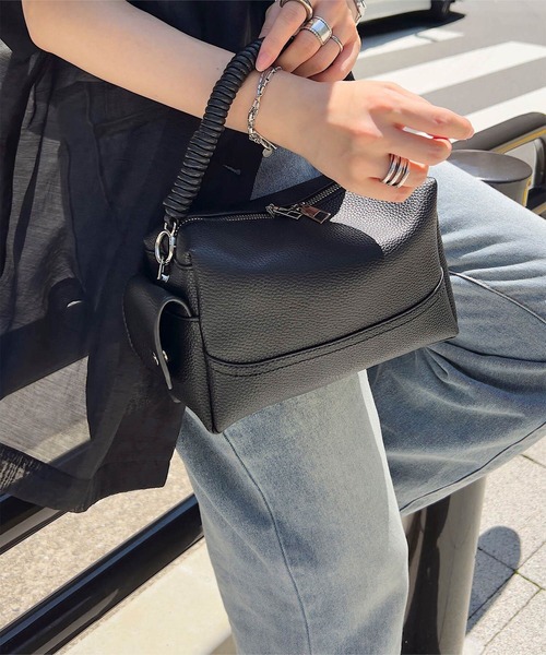 KOBE LETTUCE（コウベレタス）の「デザインハンドル2wayショルダーバッグ（ハンドバッグ・レディース・ブラック/グレー/ホワイト/キャメル・M）」の8枚目の写真