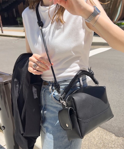 KOBE LETTUCE（コウベレタス）の「デザインハンドル2wayショルダーバッグ（ハンドバッグ・レディース・ブラック/グレー/ホワイト/キャメル・M）」の9枚目の写真