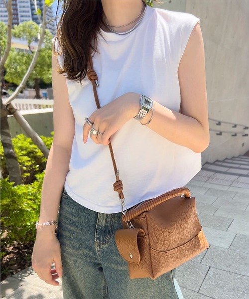 KOBE LETTUCE（コウベレタス）の「デザインハンドル2wayショルダーバッグ（ハンドバッグ・レディース・ブラック/グレー/ホワイト/キャメル・M）」の15枚目の写真