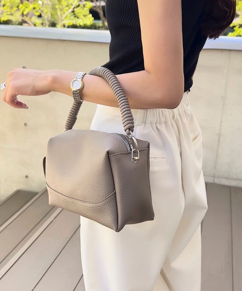 KOBE LETTUCE（コウベレタス）の「デザインハンドル2wayショルダーバッグ（ハンドバッグ・レディース・ブラック/グレー/ホワイト/キャメル・M）」の13枚目の写真