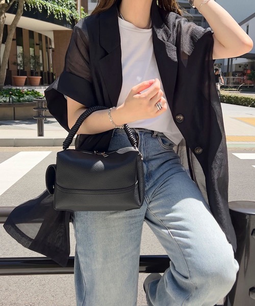 KOBE LETTUCE（コウベレタス）の「デザインハンドル2wayショルダーバッグ（ハンドバッグ・レディース・ブラック/グレー/ホワイト/キャメル・M）」の10枚目の写真