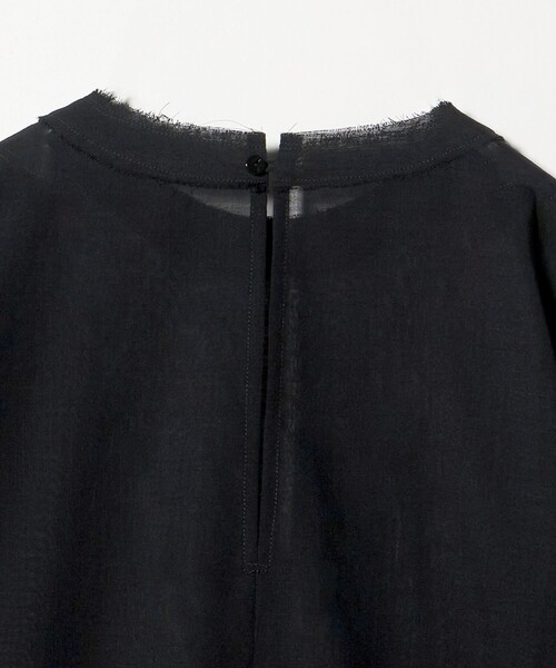 AEWEN MATOPH（イウエン マトフ）の「＜AEWEN MATOPH＞カットオフプルオーバーブラウス（シャツ/ブラウス・レディース・オフホワイト/ブラック・FREE）」の19枚目の写真