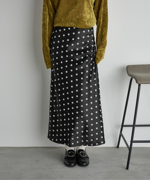 ドットサテンセミフレアスカート（スカート）｜THE YOn（ザヨン