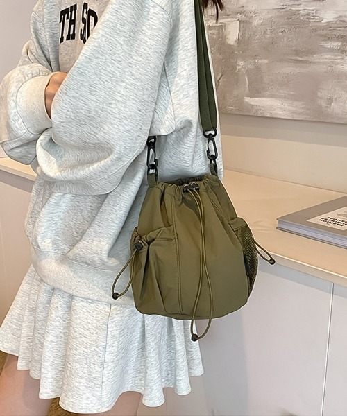 blackdia ocean(ブラックダイヤオーシャン)の「blackdia ocean ナイロン 巾着 コード ショルダーバッグ(ショルダーバッグ・レディース・ベージュ/パープル/グリーン/ブラック/グレー・FREE)」の6枚目の写真