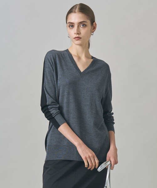 コンパクトファインウール Vネックニット