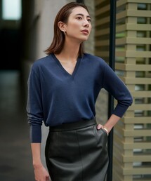 コンパクトファインウール Vネックニット