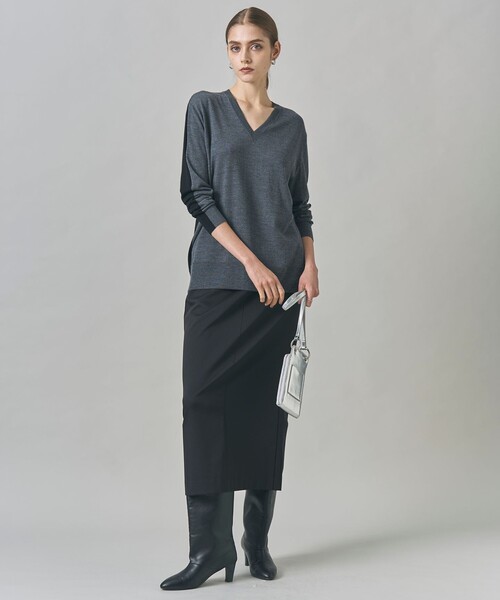 コンパクトファインウール Vネックニット