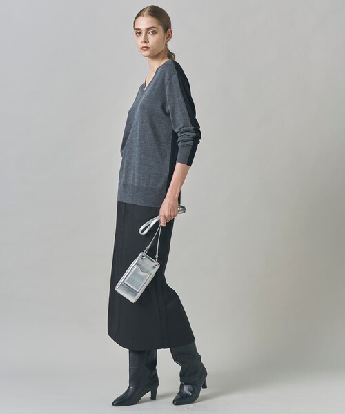 コンパクトファインウール Vネックニット