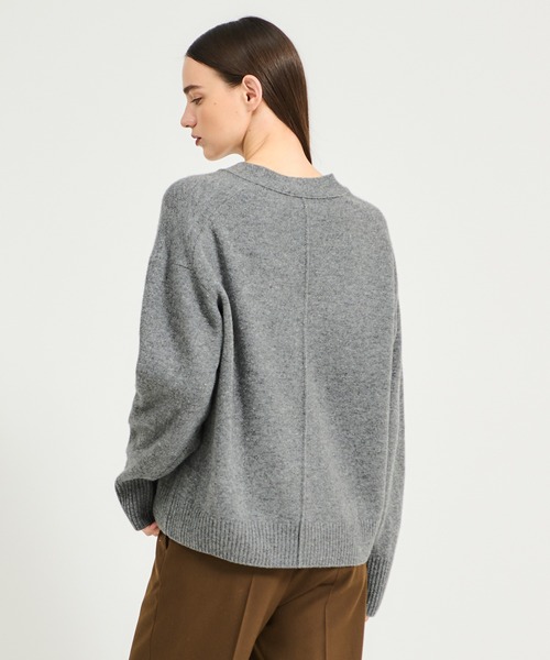 ESTNATION（エストネーション）の「ESTNATION / ウールカシミヤVネックカーディガン《EXCLUCIVE》（カーディガン/ボレロ・レディース・ブラウン/オフホワイト/グレー/ブラック/ピンク・FREE）」の13枚目の写真