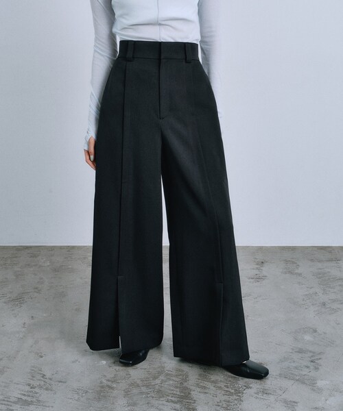 CODE A(コードエー)の「center slit wide pants(その他パンツ・レディース・ブラウン系その他/ブラック・38/35/36/34)」の2枚目の写真