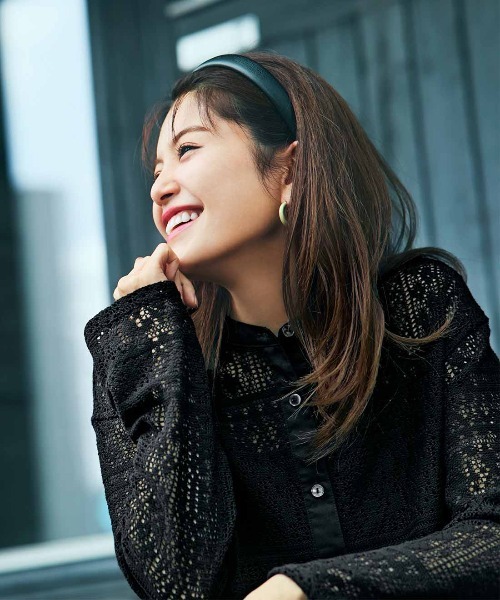 Live in comfort（リブインコンフォート）の「リブ　イン　コンフォート　トレンドライクな　綿混素材のレースシャツ（シャツ/ブラウス・レディース・ブラック/アイボリー・M/L/LL/3L/S/4L）」の2枚目の写真