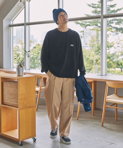 THE CRAFT CREW PRODUCTS(ザクラフトクループロダクツ)の「コンフォートコーデュロイ オーバーサイズ ラグラン クルーネック長袖Tシャツ / 抗菌防臭・イージーケア【THE CRAFT CREW PRODUCTS】(Tシャツ/カットソー・メンズ・オリーブ/ブラック/ネイビー/アイボリー/ブラウン/ライトベージュ・S/L/M)」の8枚目の写真
