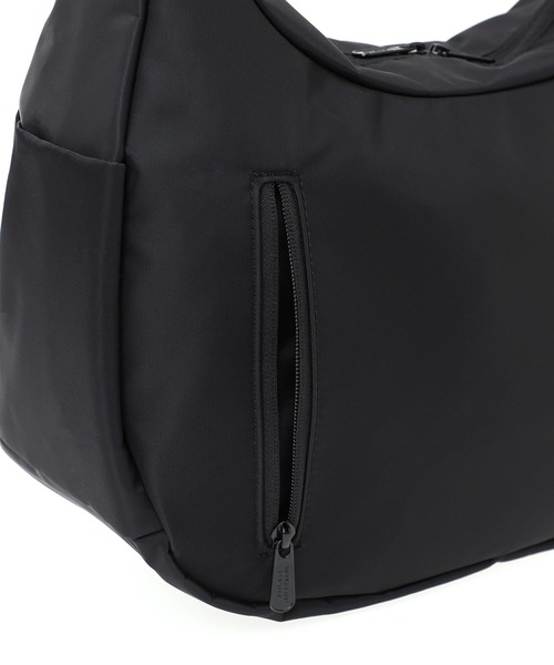 Manhattan Portage(マンハッタンポーテージ)の「MURRAY HILL SHOULDER BAG FLIGHT NYLON BACKING(ショルダーバッグ・メンズ・ブラック・MEDIUM)」の13枚目の写真