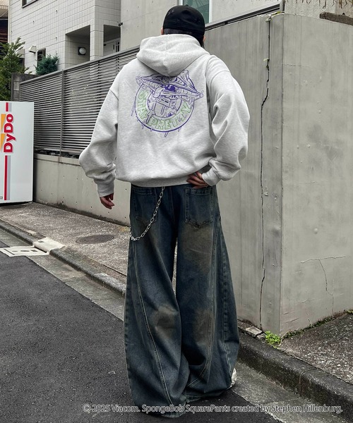 ILL'S(イルズ)の「スポンジボブ バックプリント 刺繍 プルパーカー メンズ レディース ユニセックス(パーカー・メンズ・ブラック/グレー系その他/ブラック系その他/アッシュグレー・M/L)」の7枚目の写真