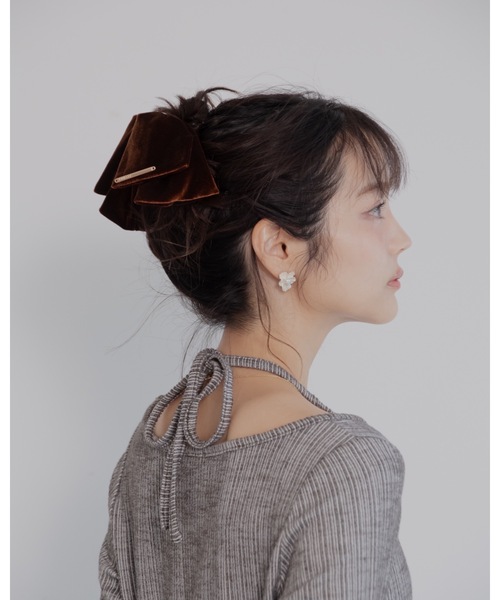 jumelle（ジュメロ）の「【25AWアクセ部門 売上個数１位】ベロアリボンクリップ（バレッタ/ヘアクリップ・レディース・ブラウン/ブラック・FREE）」の4枚目の写真
