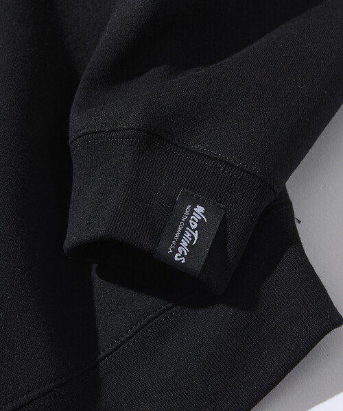 FREAK'S STORE（フリークスストア）の「限定展開 WILD THINGS×FREAK'S STORE/ワイルドシングス 別注 ビッグシルエット マルチプリントデザイン クルーネックスウェット（スウェット・メンズ・グレイッシュベージュ/ブラック/アッシュグレー/スミクロ・SMALL/MEDIUM/LARGE）」の8枚目の写真