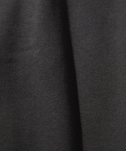 FREAK'S STORE（フリークスストア）の「限定展開 WILD THINGS×FREAK'S STORE/ワイルドシングス 別注 ビッグシルエット マルチプリントデザイン クルーネックスウェット（スウェット・メンズ・グレイッシュベージュ/ブラック/アッシュグレー/スミクロ・SMALL/MEDIUM/LARGE）」の14枚目の写真