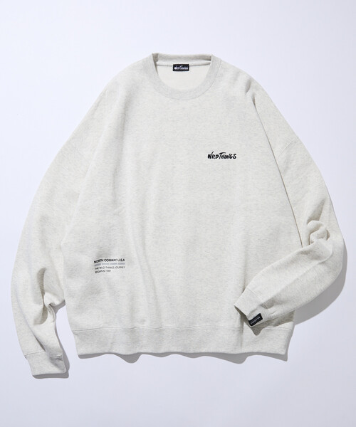 FREAK'S STORE（フリークスストア）の「限定展開 WILD THINGS×FREAK'S STORE/ワイルドシングス 別注 ビッグシルエット マルチプリントデザイン クルーネックスウェット（スウェット・メンズ・グレイッシュベージュ/ブラック/アッシュグレー/スミクロ・SMALL/MEDIUM/LARGE）」の3枚目の写真