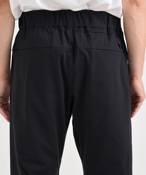 WHITE MOUNTAINEERING(ホワイトマウンテニアリング)の「【White Mountaineering / ホワイトマウンテニアリング】別注BLK SUPER LIGHT SWEAT PANTS(スウェットパンツ・メンズ・ブラック・2/1/0/3)」の8枚目の写真