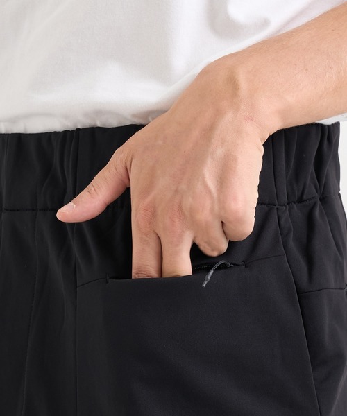 WHITE MOUNTAINEERING(ホワイトマウンテニアリング)の「【White Mountaineering / ホワイトマウンテニアリング】別注BLK SUPER LIGHT SWEAT PANTS(スウェットパンツ・メンズ・ブラック・2/1/0/3)」の10枚目の写真