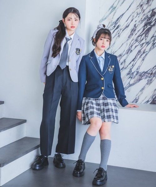 repipi armario（レピピ アルマリオ）の「【卒服2026】ベーシックジャケット（ノーカラージャケット・キッズ・ネイビー/グレー・MEDIUM/LARGE）」の4枚目の写真