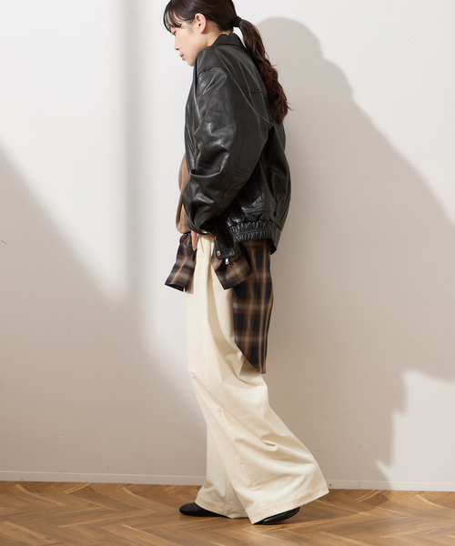 journal standard L'essage(ジャーナルスタンダードレサージュ)の「【DUNST/ダンスト】 UNISEX OVERSIZED VINTAGE LEATHER B(ライダースジャケット・レディース・ブラック・SMALL)」の3枚目の写真