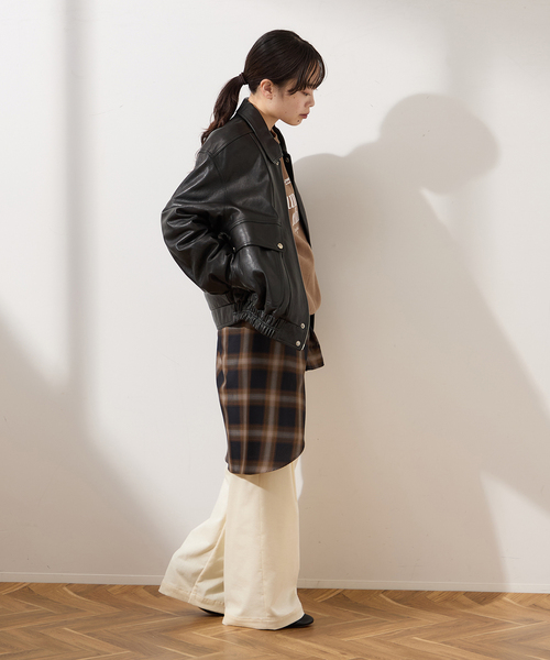 journal standard L'essage(ジャーナルスタンダードレサージュ)の「【DUNST/ダンスト】 UNISEX OVERSIZED VINTAGE LEATHER B(ライダースジャケット・レディース・ブラック・SMALL)」の4枚目の写真