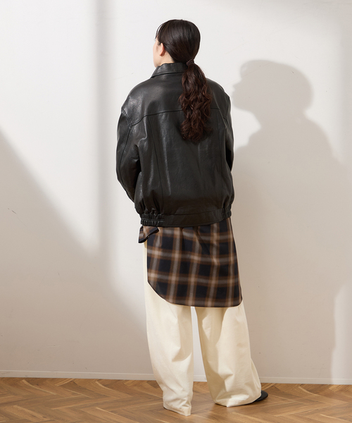 journal standard L'essage(ジャーナルスタンダードレサージュ)の「【DUNST/ダンスト】 UNISEX OVERSIZED VINTAGE LEATHER B(ライダースジャケット・レディース・ブラック・SMALL)」の5枚目の写真