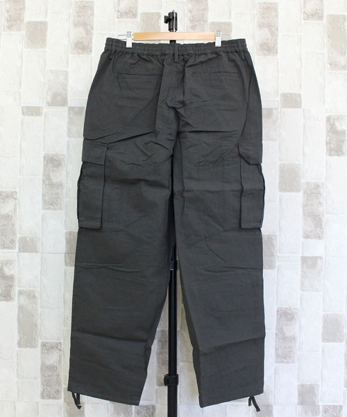 HUF（ハフ）の「ルーズフィット マテオ カーゴパンツ MATEO CARGO PANT（カーゴパンツ・メンズ・ブラック・XL/L/M）」の3枚目の写真