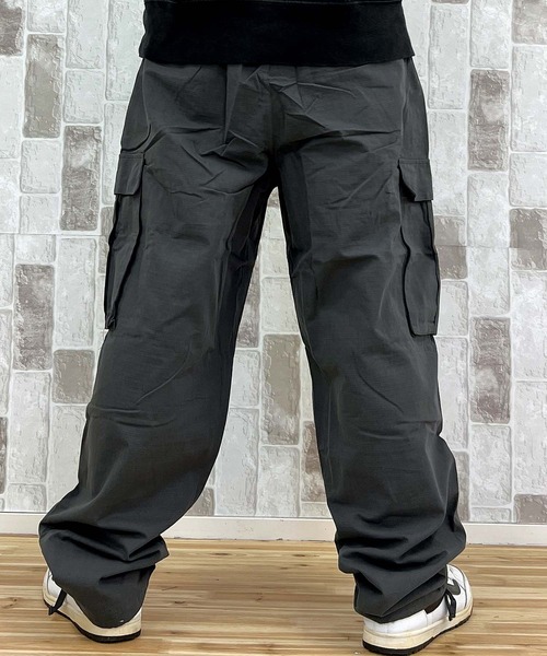 HUF（ハフ）の「ルーズフィット マテオ カーゴパンツ MATEO CARGO PANT（カーゴパンツ・メンズ・ブラック・XL/L/M）」の14枚目の写真