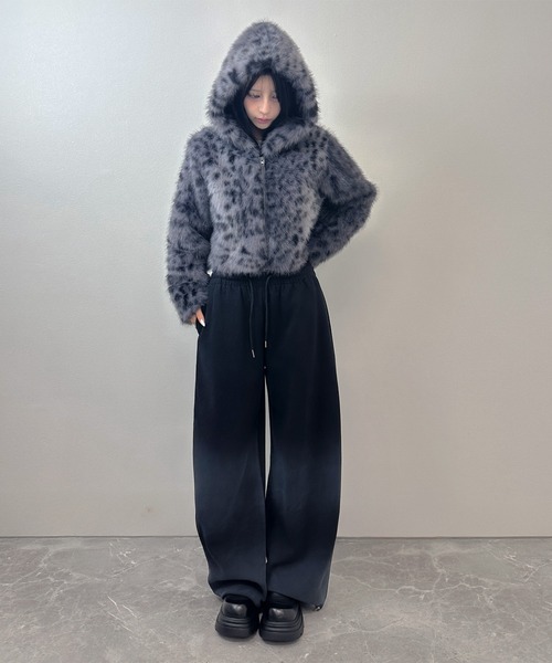 4color/【 トレンドのファージャケット 】フード付きファーボリューム