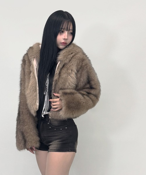 【新品未使用】 フード付き ファーボリュームショートアウター 4color/【 トレンドのファージャケット 】フード付きファーボリューム