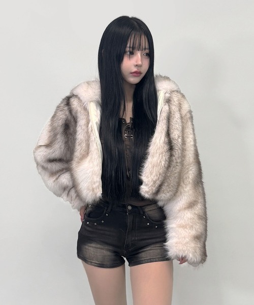 FOLLOWIN（フォロウィン）の「４color/【 トレンドのファージャケット 】フード付きファーボリュームショートアウター（その他アウター・レディース・ホワイト/カーキ/ブラウン/ブラック・FREE）」の17枚目の写真